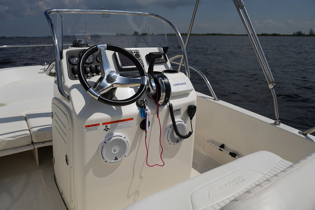 foto: 69 Boston Whaler 170 Dauntless