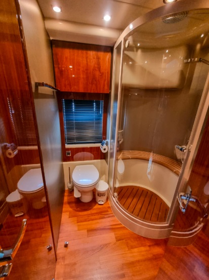 foto: 8 Fairline  Squadron 70