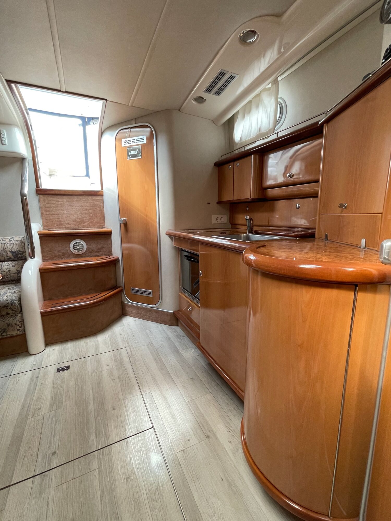 foto: 82 Sealine Sealine S37