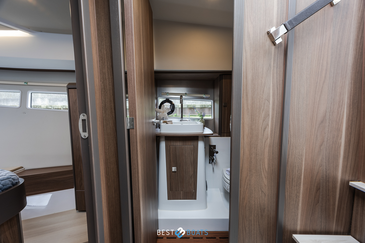 foto: 47 Sealine C330