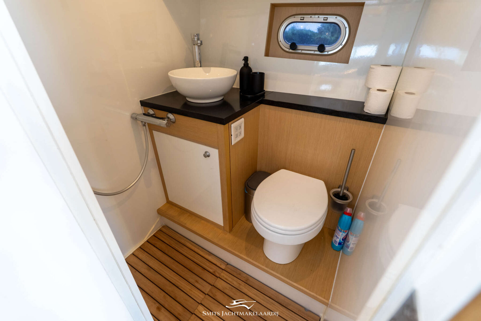 foto: 73 Crown yachts Crown Keyzer C107 Cabrio