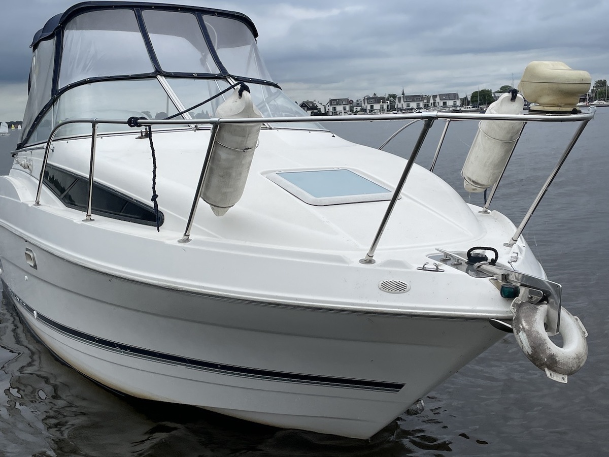 foto: 17 Bayliner 2355 Ciera