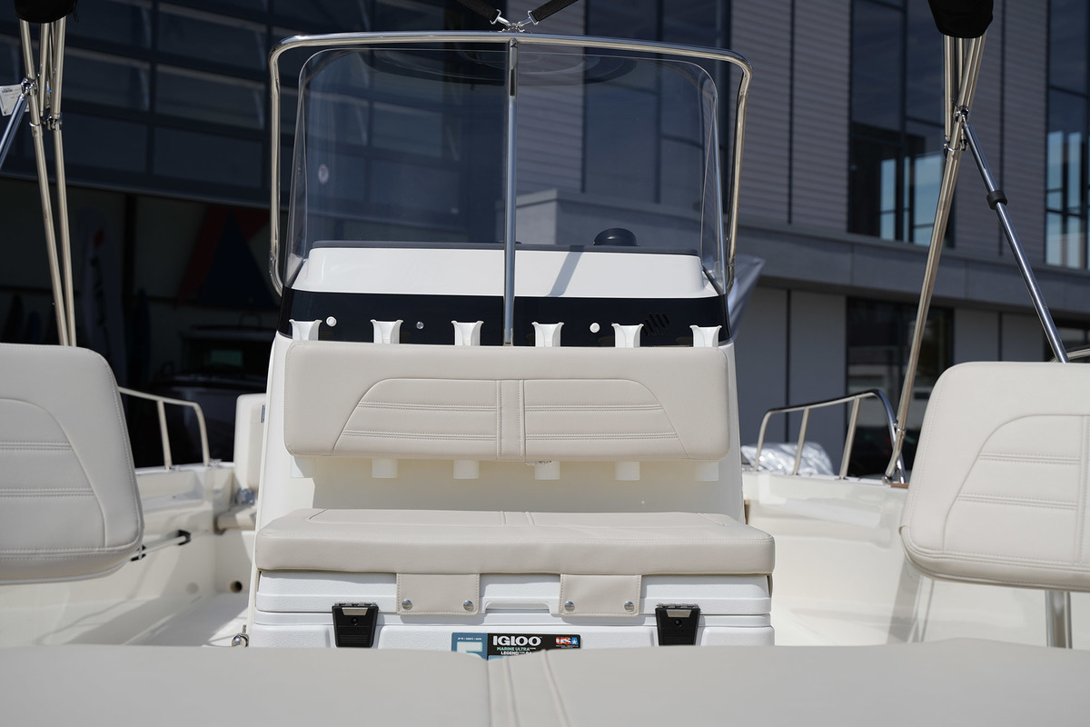 foto: 55 Boston Whaler 210 Montauk