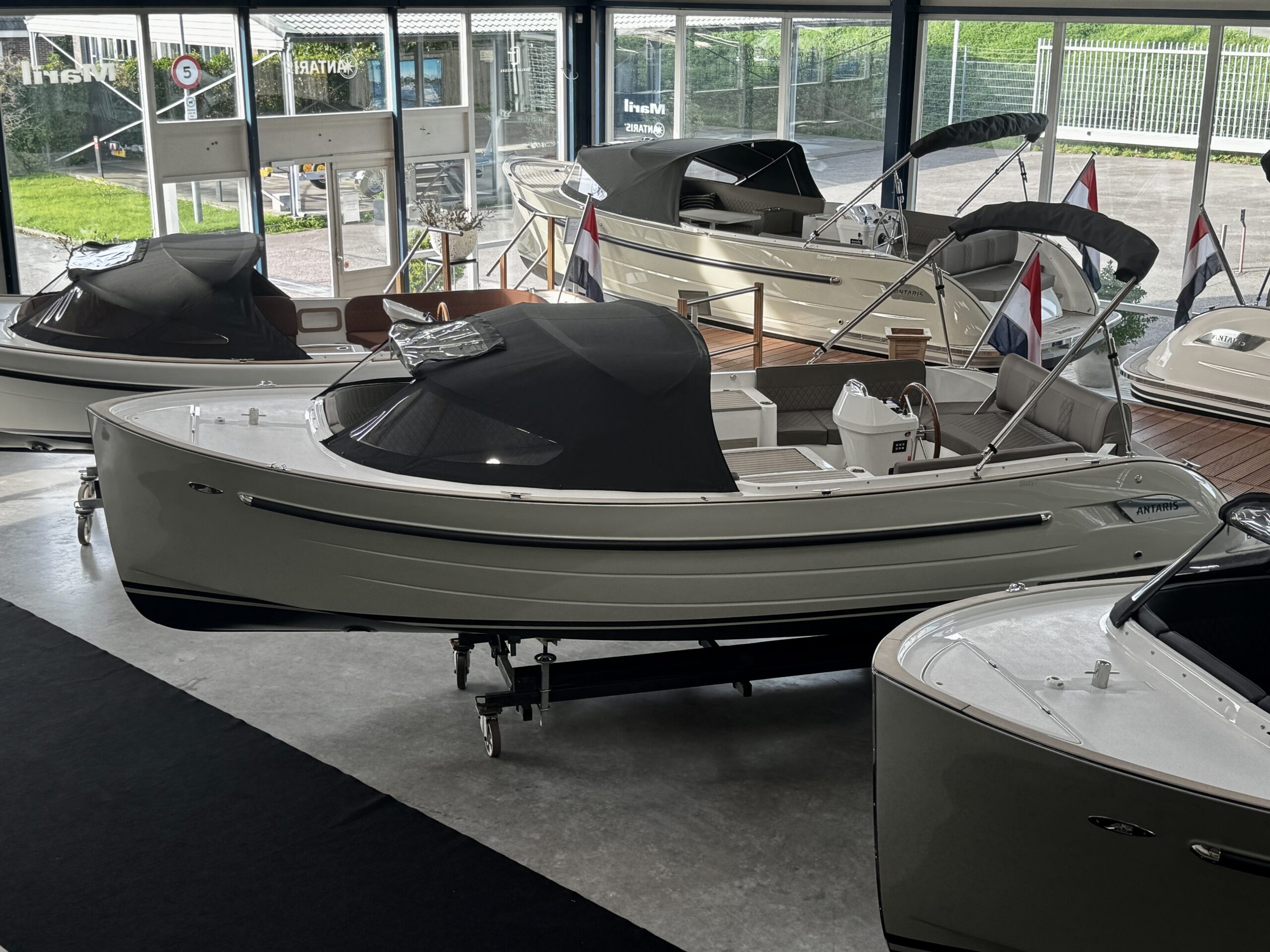 foto: 15 Antaris Sixty7 (op voorraad)