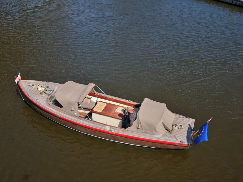 foto: 37 ex Marine Motorsloep 30