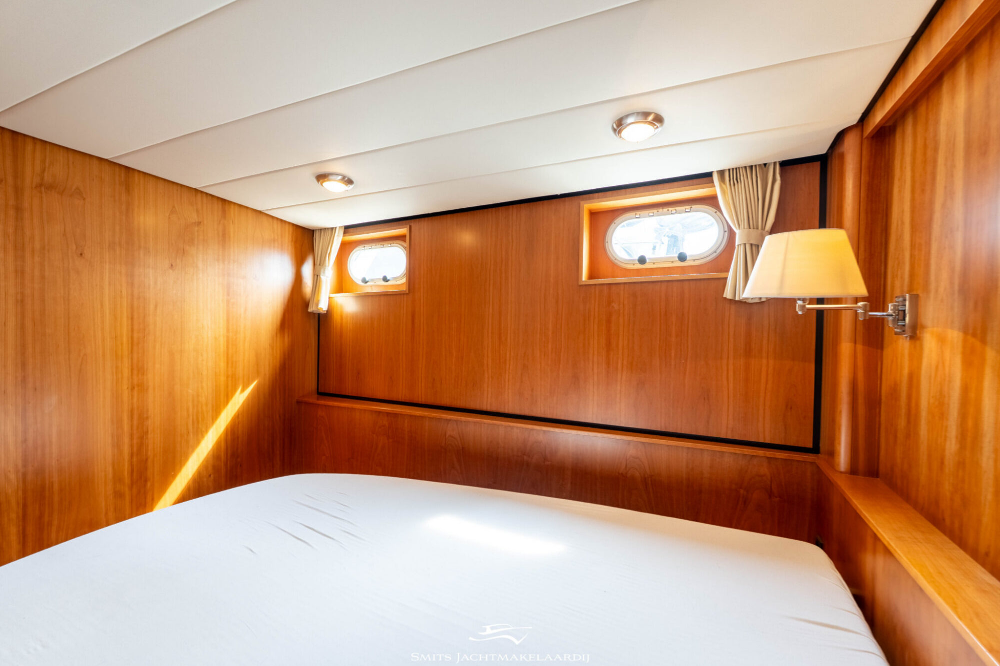 foto: 105 Linssen Linssen Grand Sturdy 43.9 AC