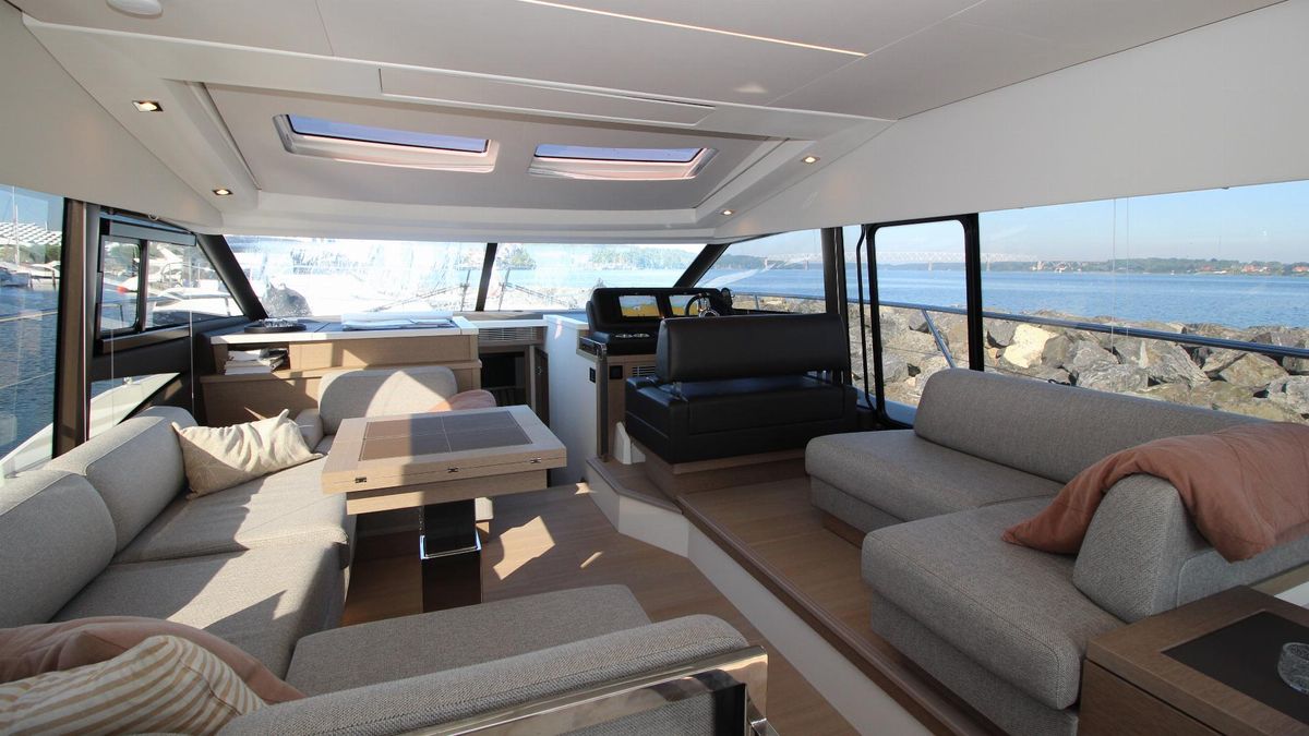 foto: 40 Prestige 520 S