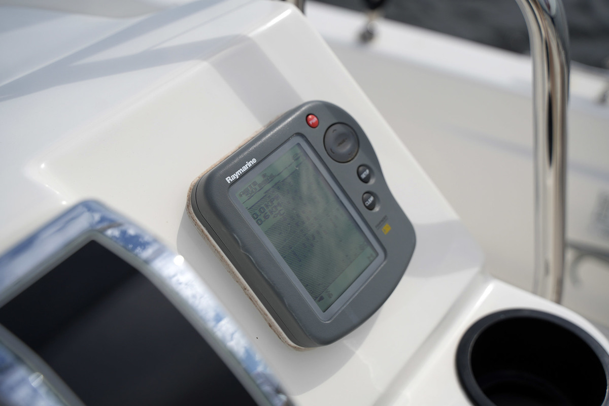 foto: 38 Boston Whaler 180 Dauntless