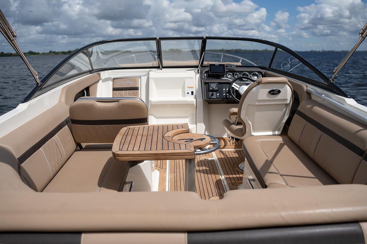 foto: 44 Sea Ray Sun Sport 250