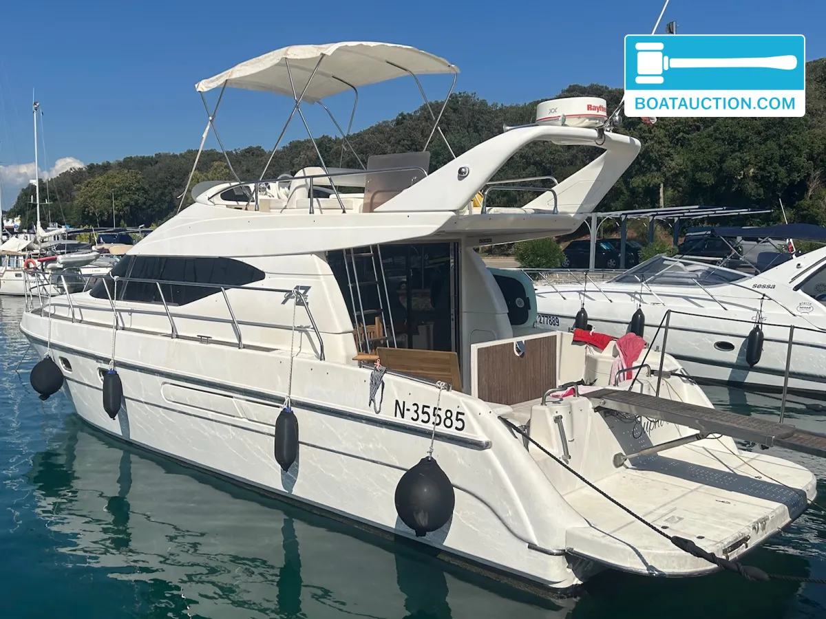 foto: 18 Azimut 40