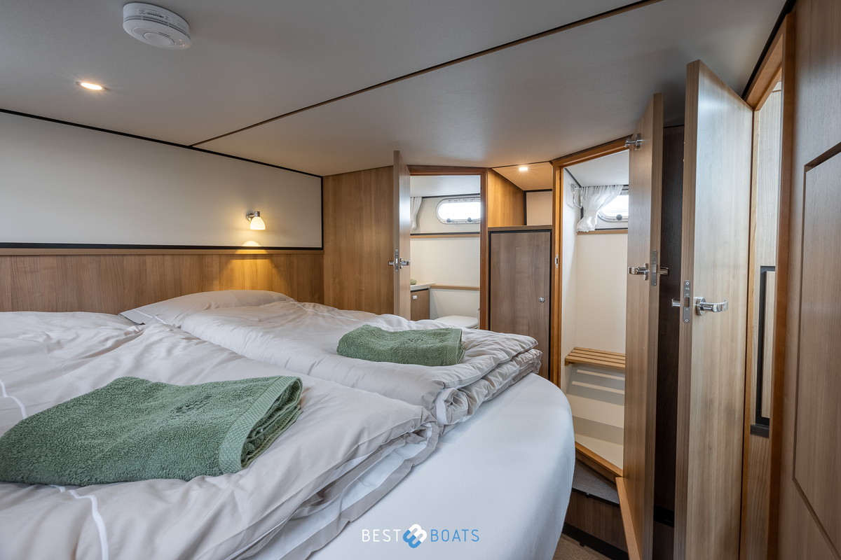 foto: 45 Linssen Grand Sturdy 35.0 AC INTERO