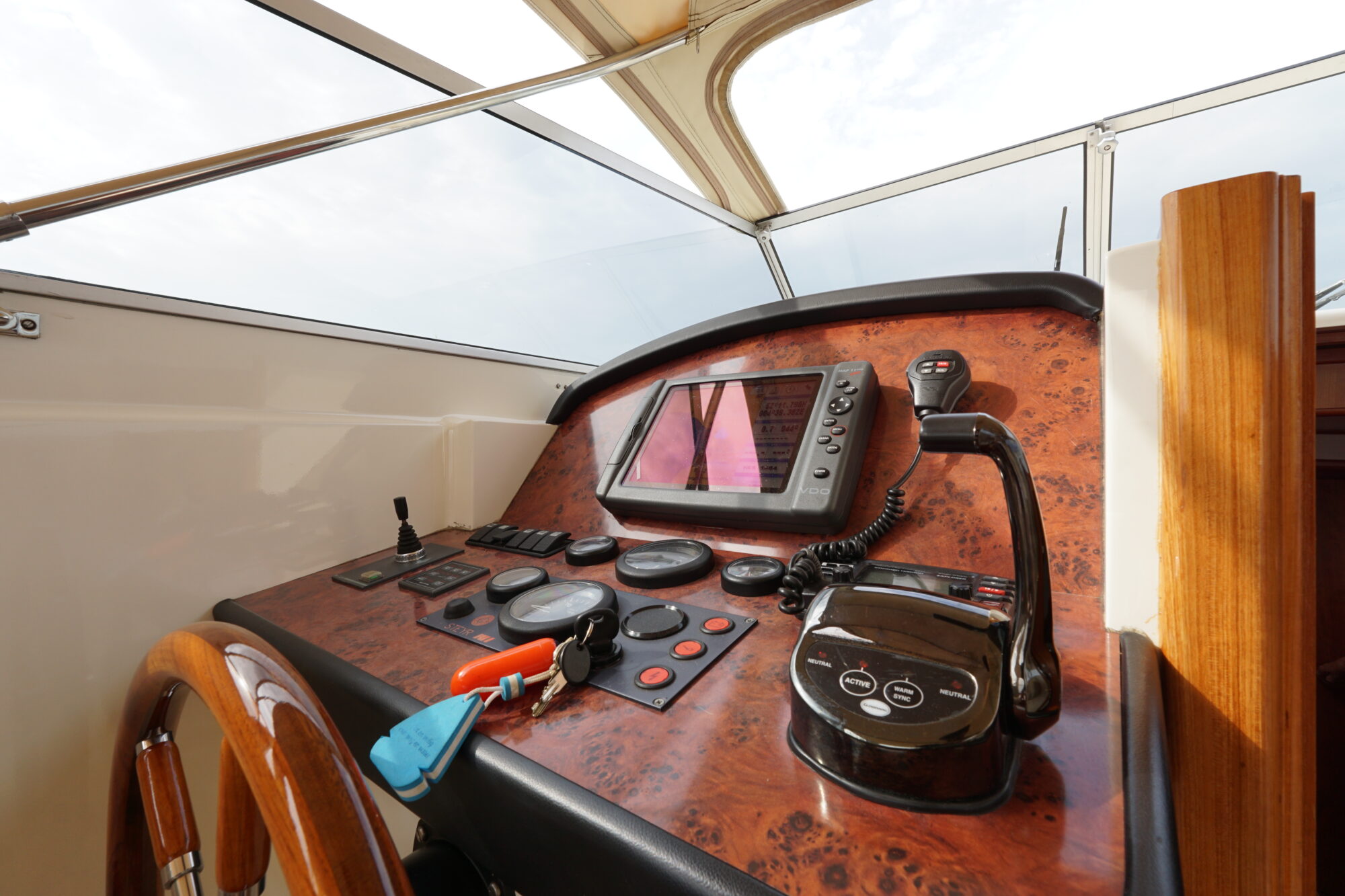 foto: 64 Tryvia Tryvia 1100 OK Cabrio Spiegeldeur