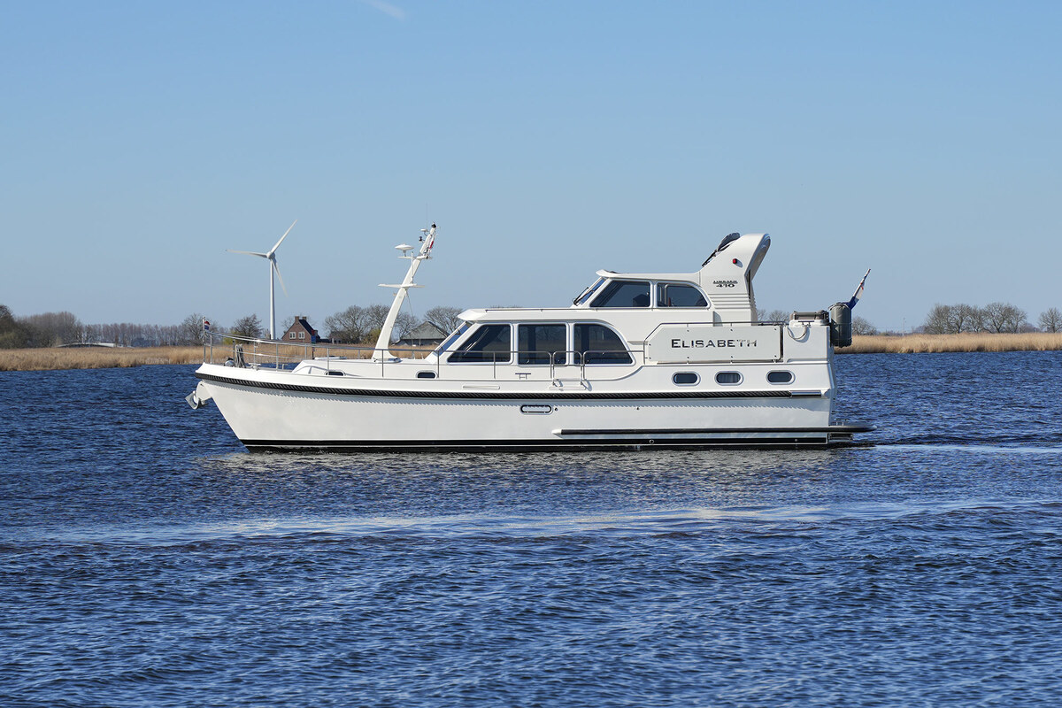 foto: 77 Linssen Grand Sturdy 410 AC Variotop met stabilisator