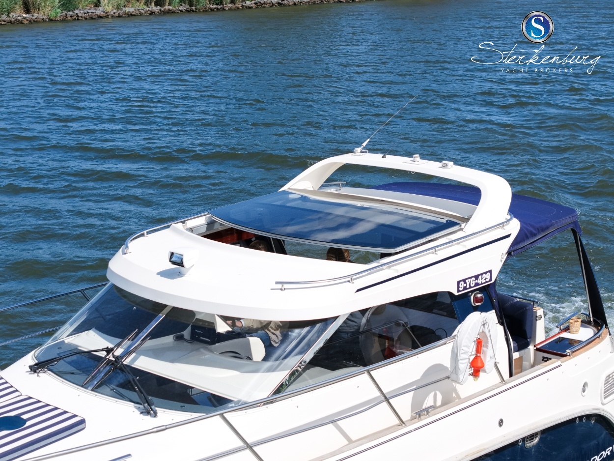 foto: 55 Aquador 33 HT