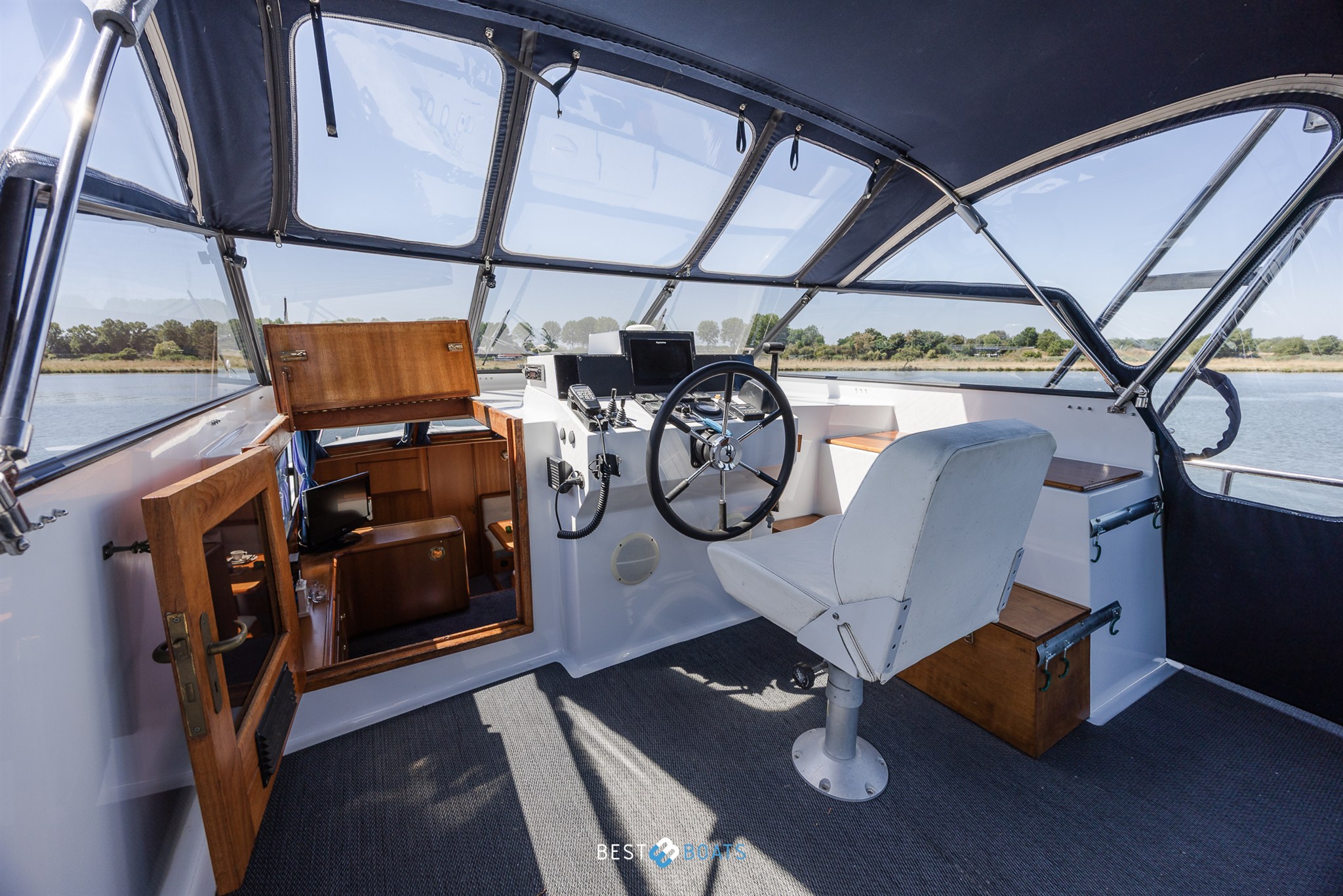 foto: 40 Vri-Jon Contessa 45E