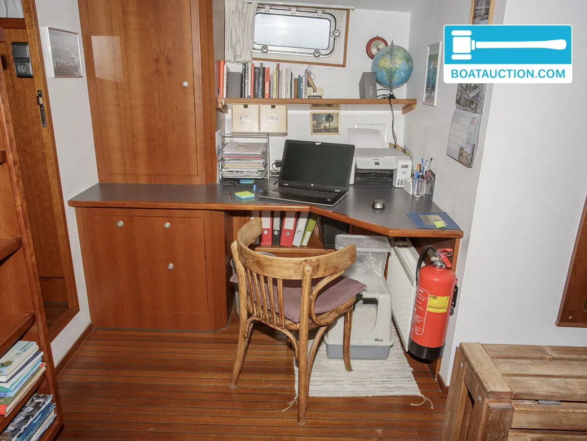 foto: 87 Bateau de patrouille 2300