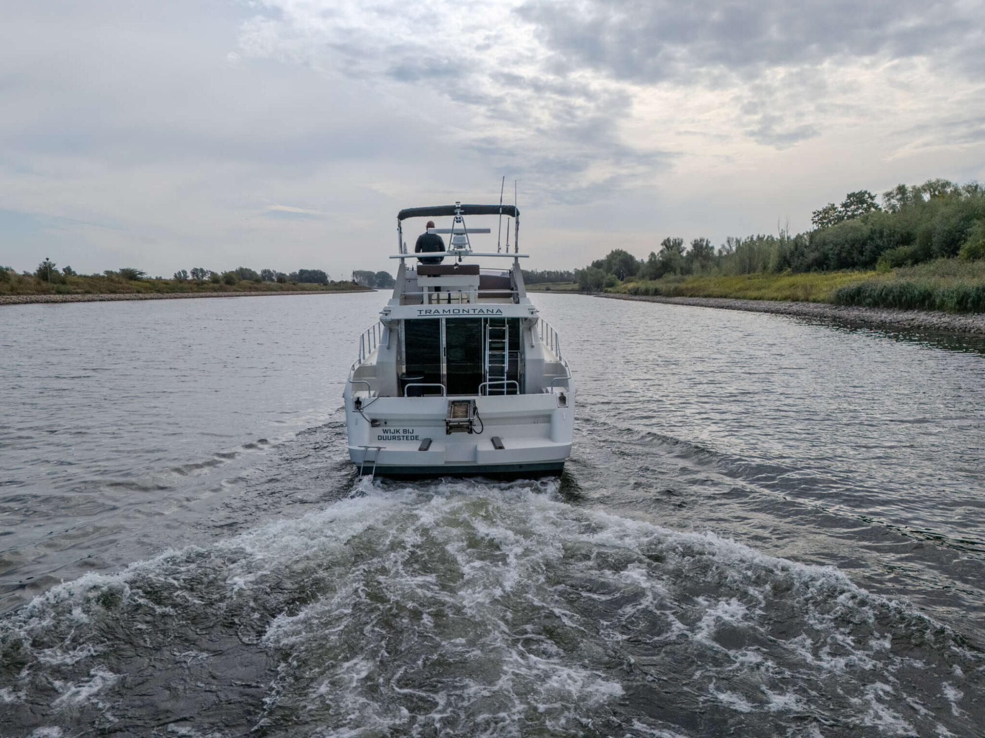 foto: 69 Mochi Craft Mochi Craft 43 Flybridge