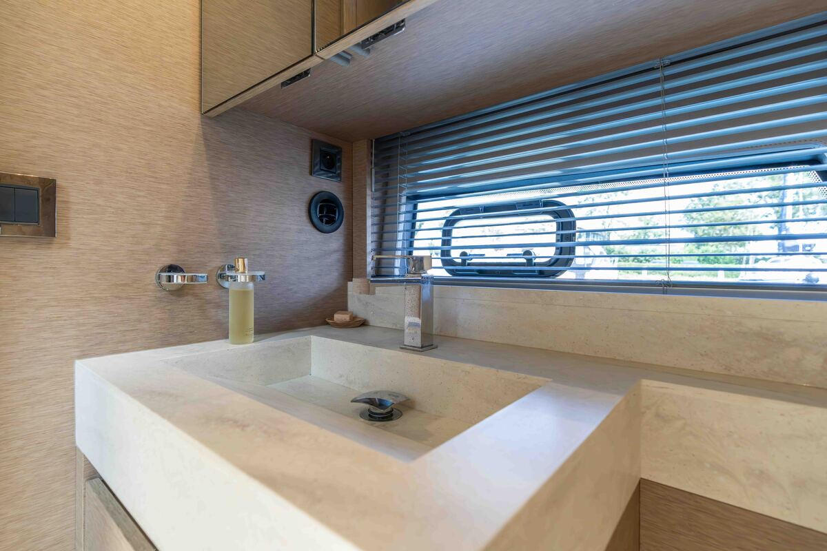 foto: 40 Jeanneau  Prestige 520 Fly