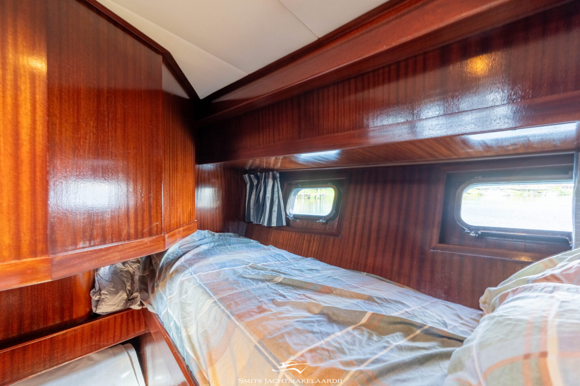 foto: 80 Van der Valk Valk Vitesse 54 Stabilizers