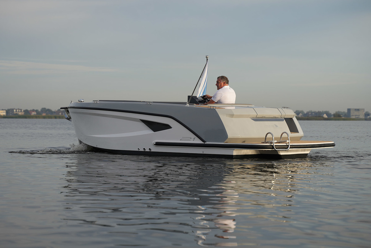foto: 50 Alfastreet Marine 21 Open Electric