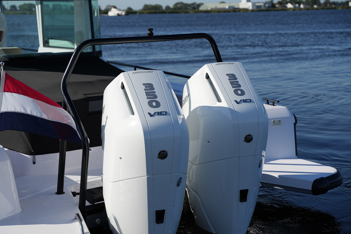 foto: 105 Axopar  37 XC Cross Cabin Mediterrana Edition