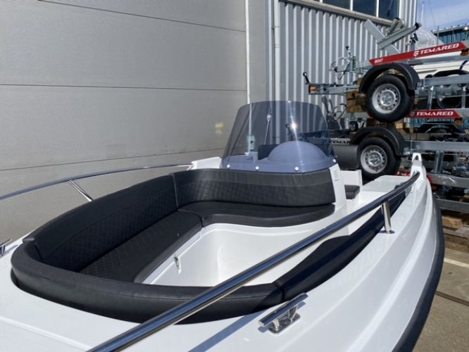 foto: 13 Amigo
         475 Sport console boot