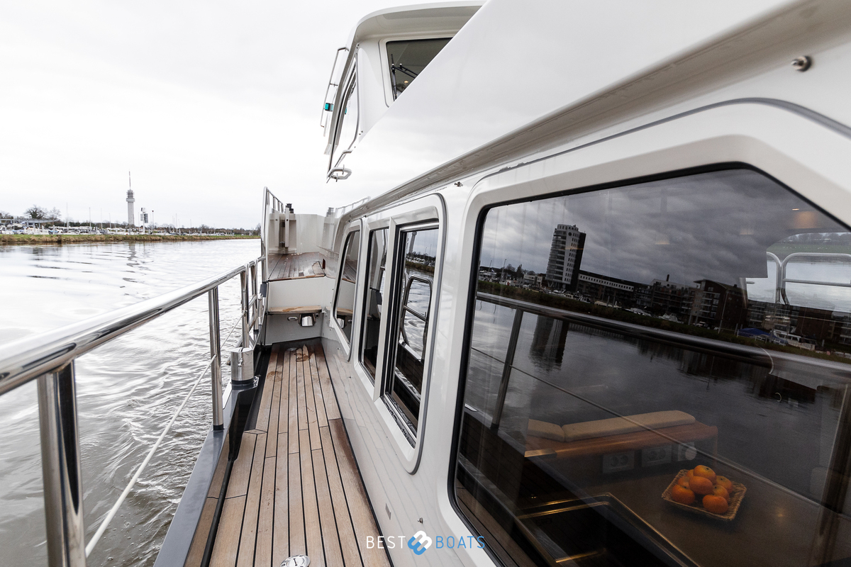 foto: 63 Linssen Grand Sturdy 500 AC Wheelhouse Long Top
