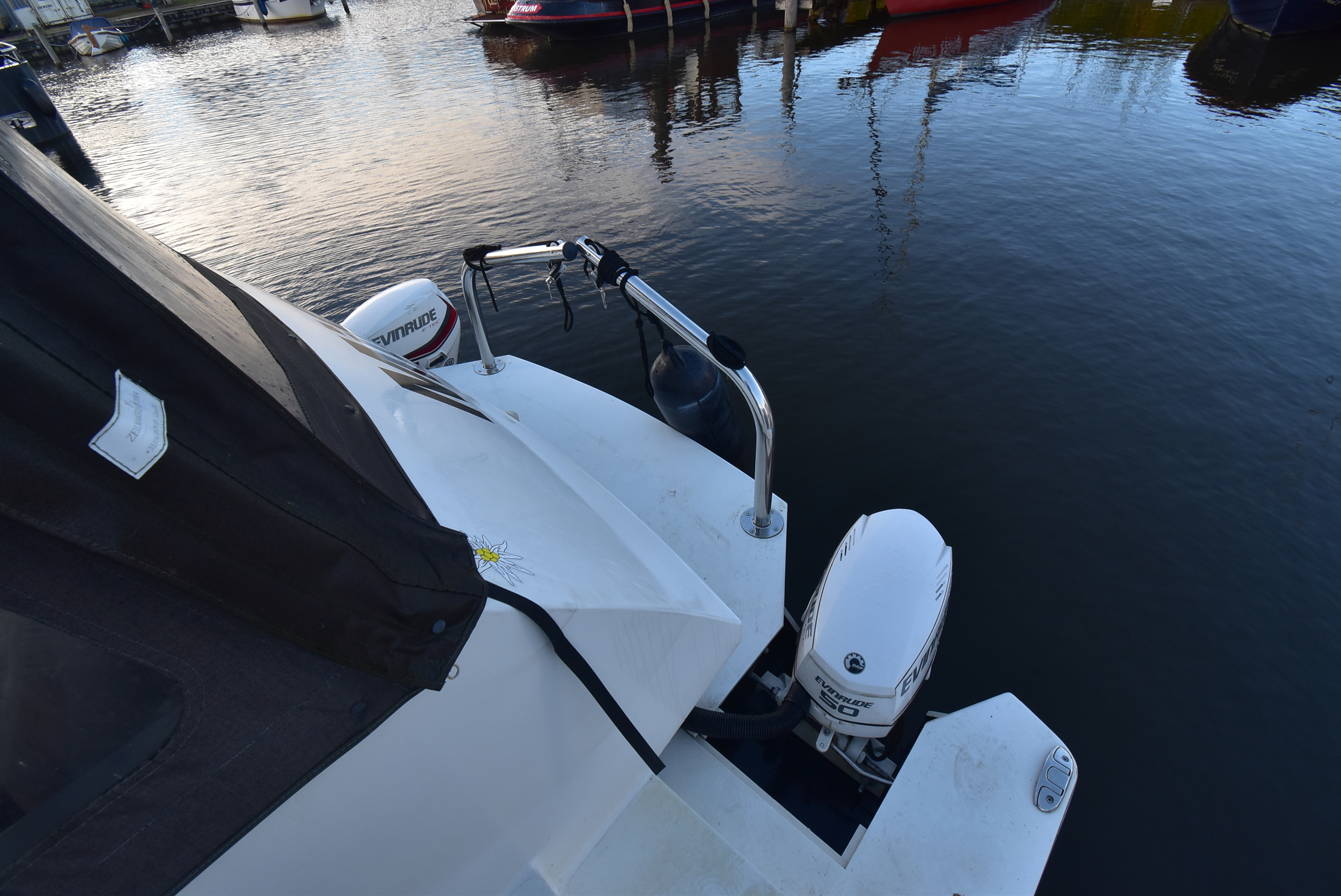 foto: 32 Motor Catamaran 12.5