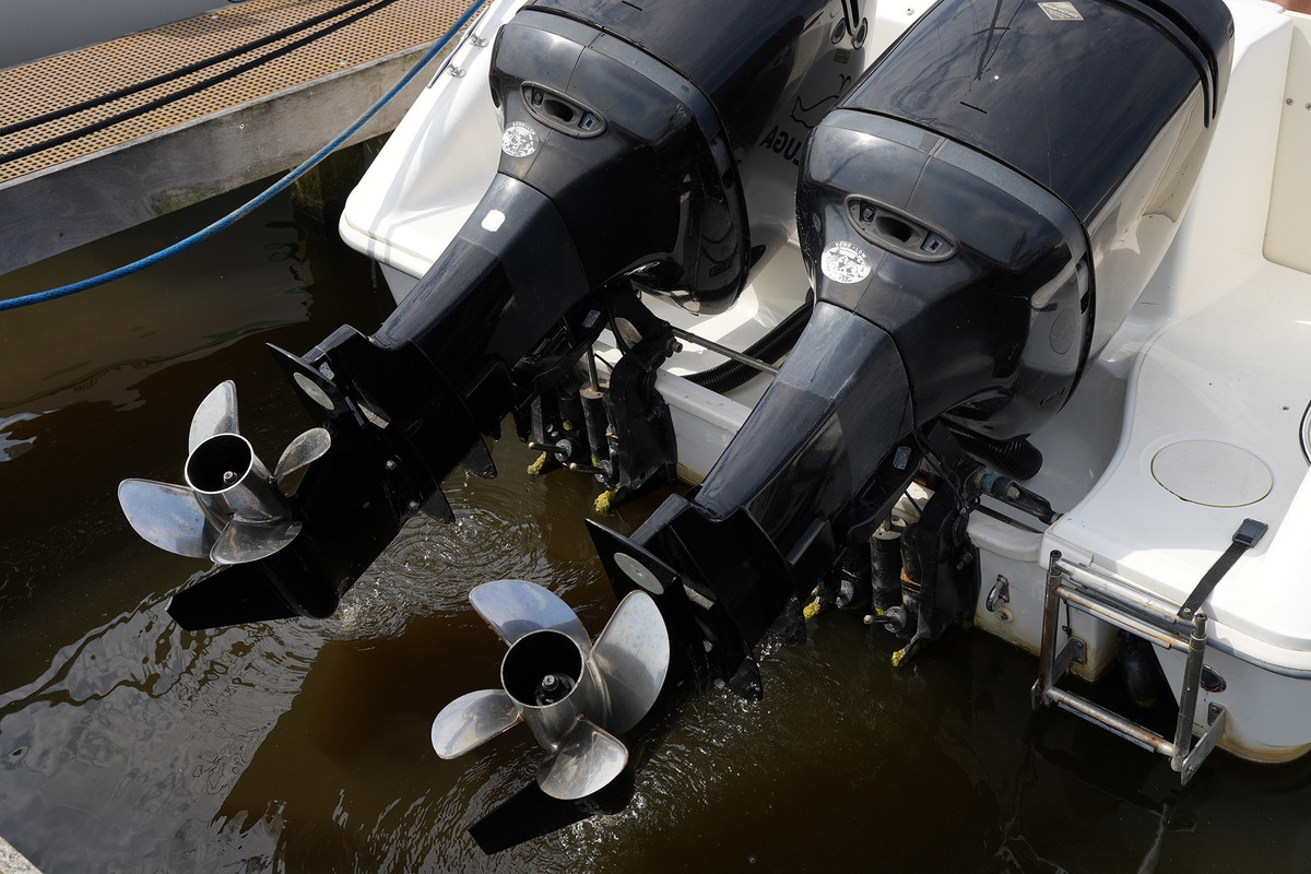 foto: 38 Boston Whaler 270 Outrage