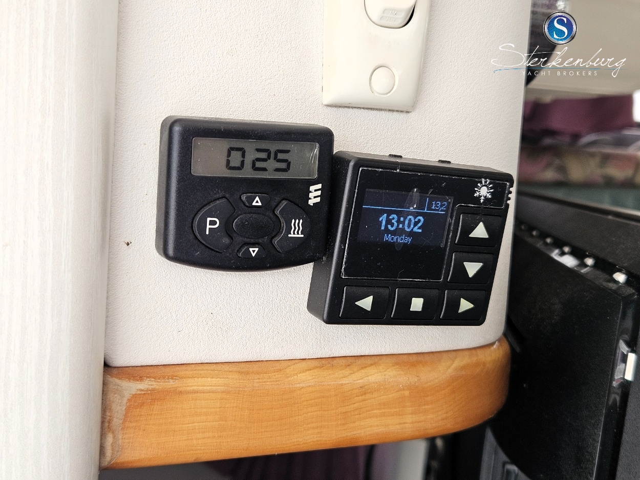 foto: 58 Sealine F330 Statesman