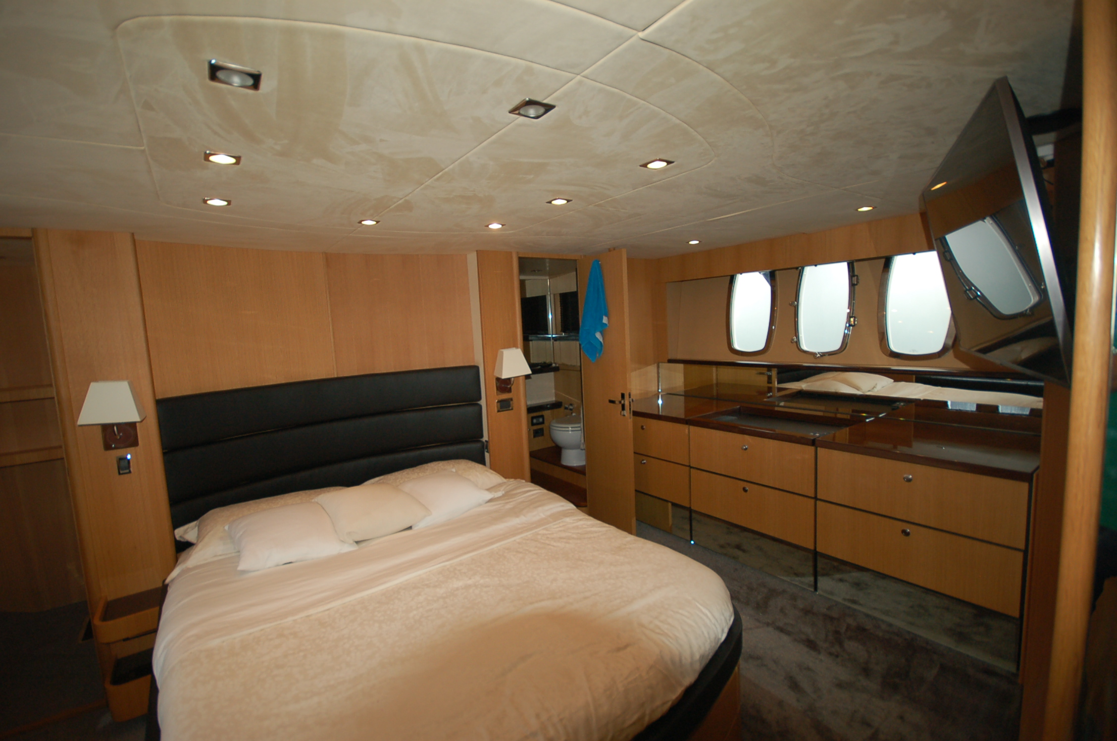 foto: 26 Fairline Squadron 70