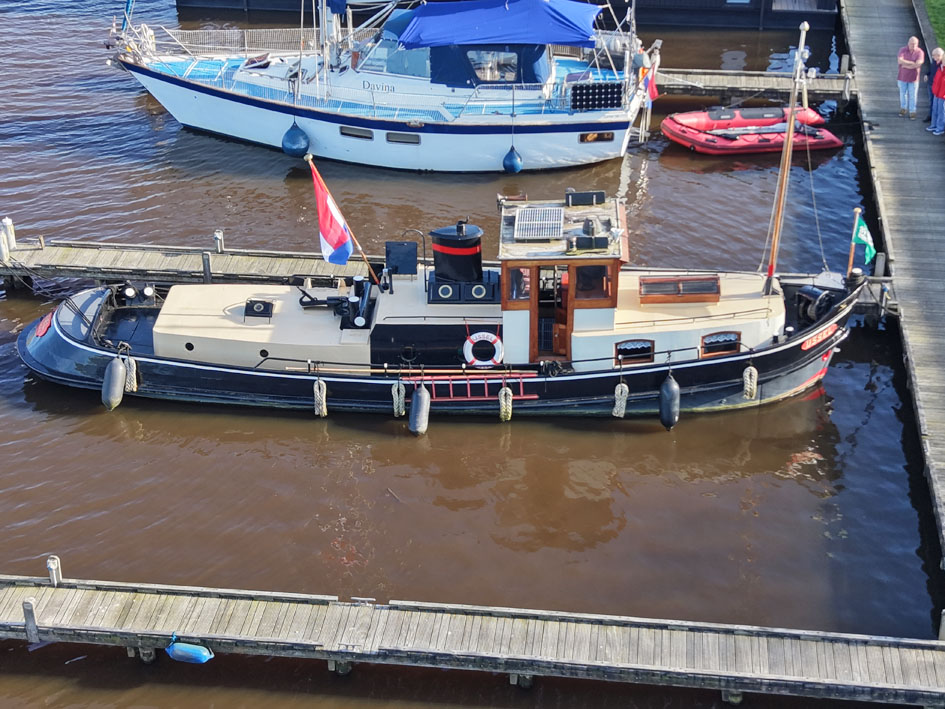 foto: 46 Motorsleepboot 13.90, IJssel