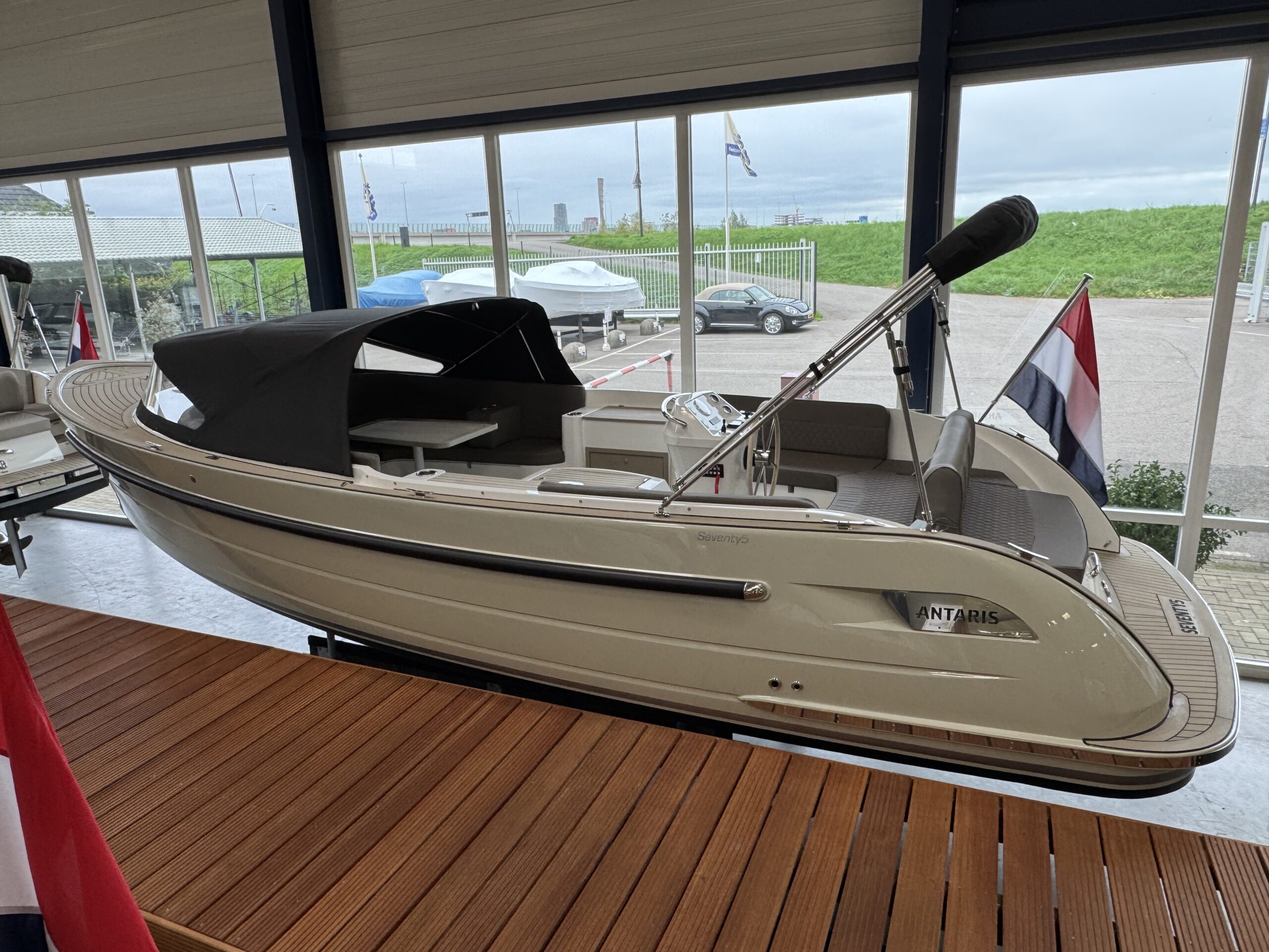 foto: 21 Antaris Seventy5 (op voorraad)