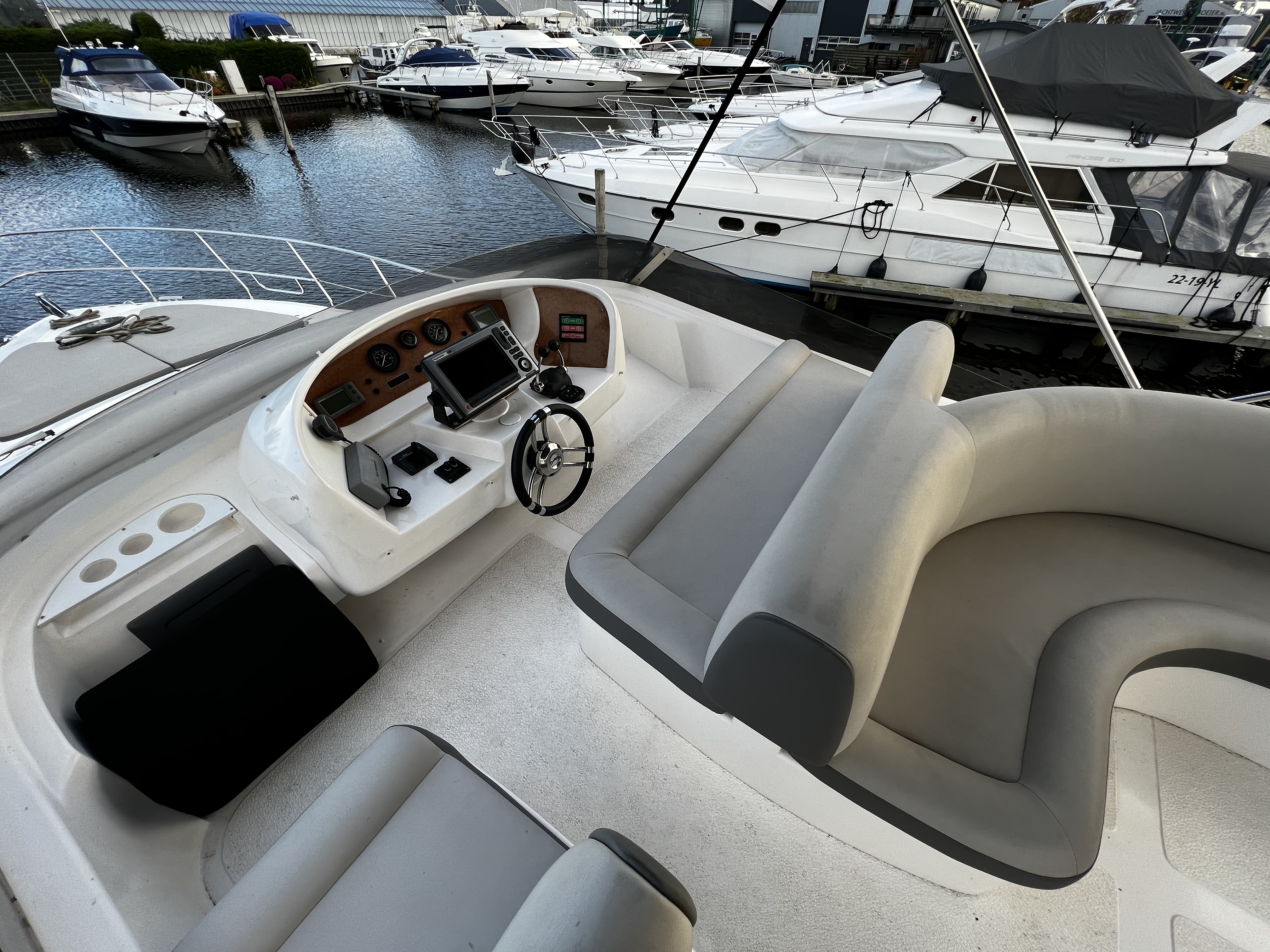 foto: 36 Astondoa  43 GLX