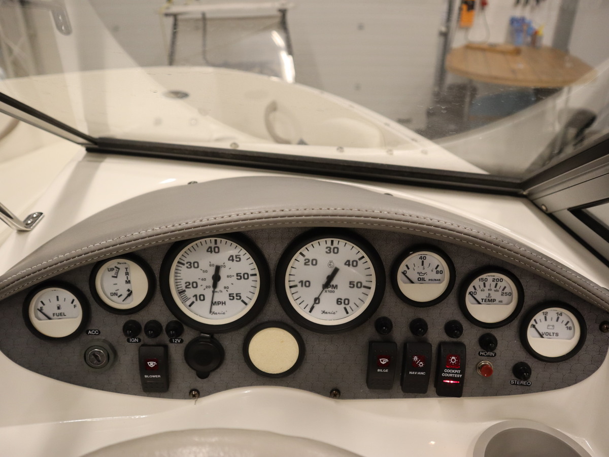 foto: 40 Stingray 195RX