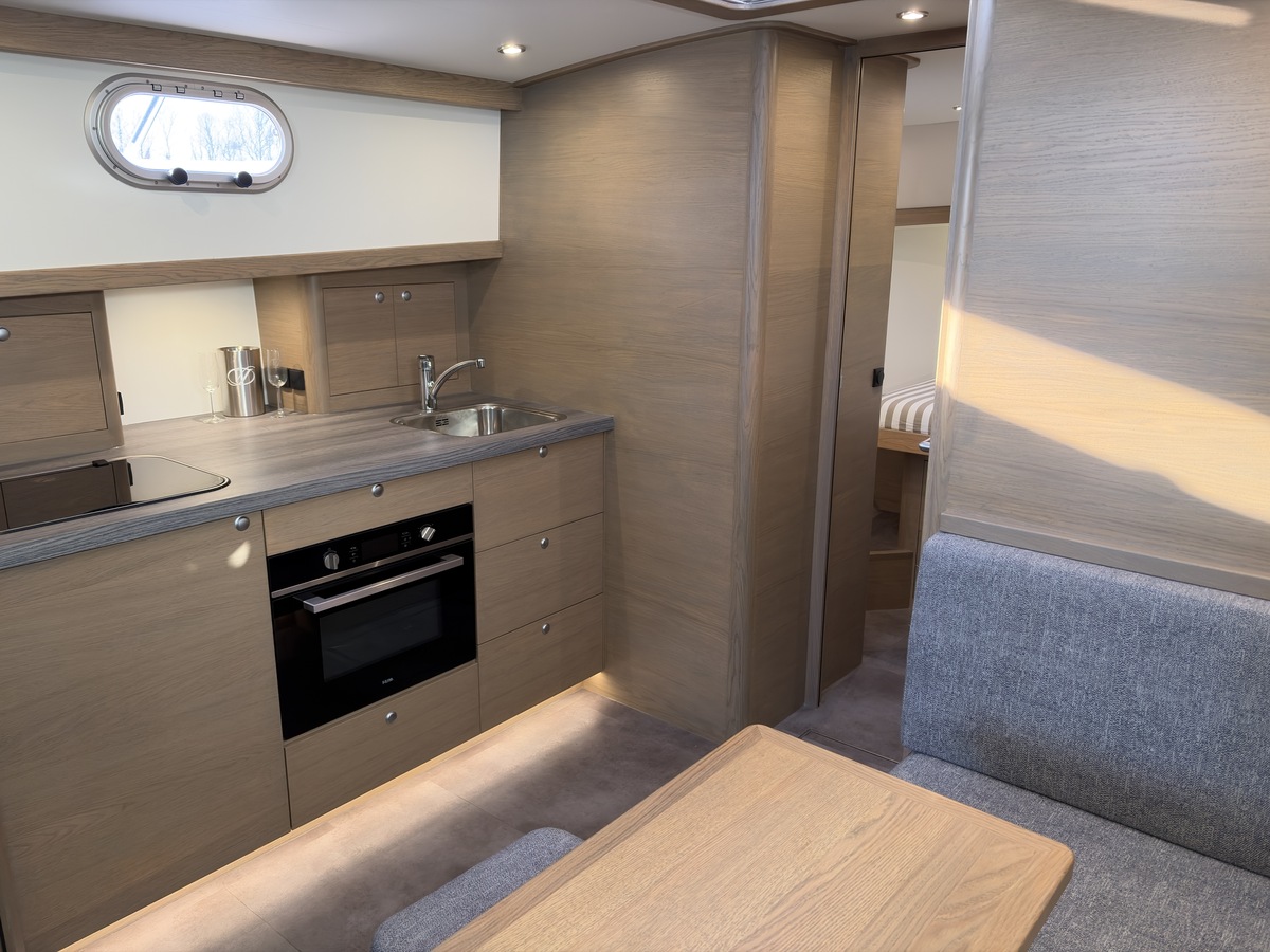 foto: 28 Vedette 37 cabin comfort line