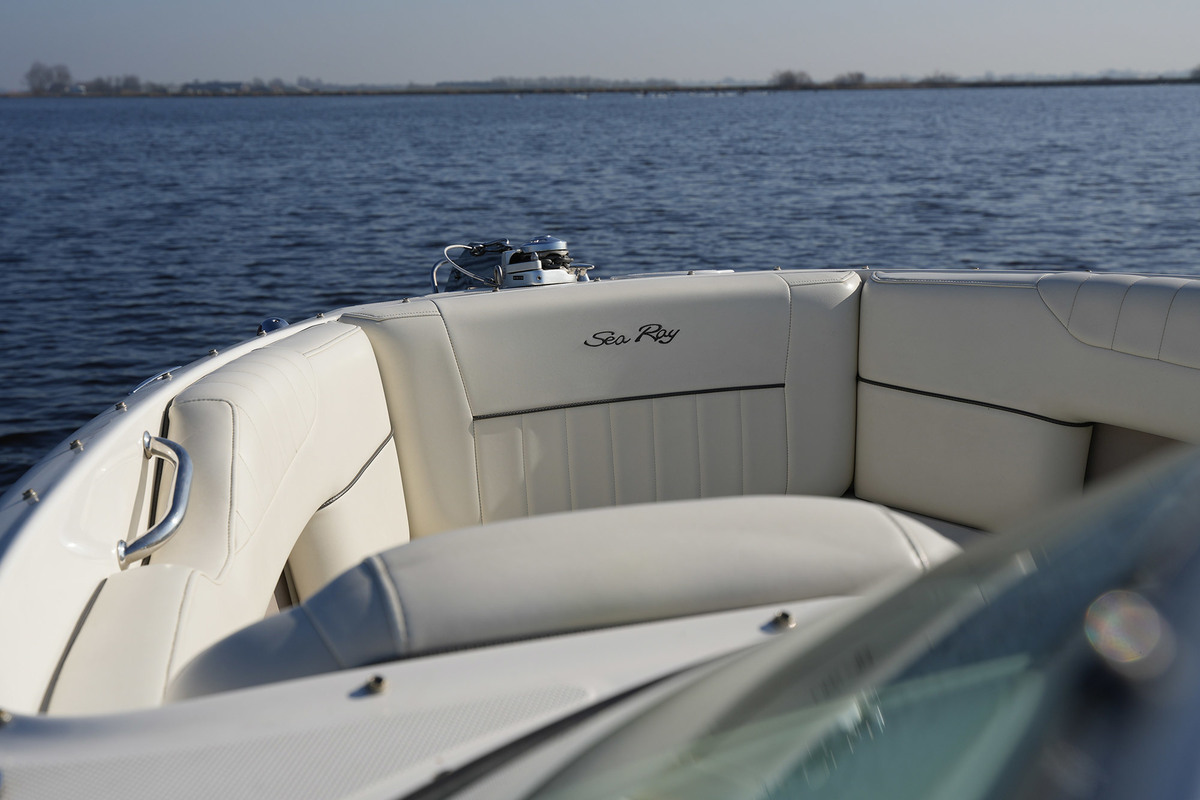 foto: 37 Sea Ray 250 SLX