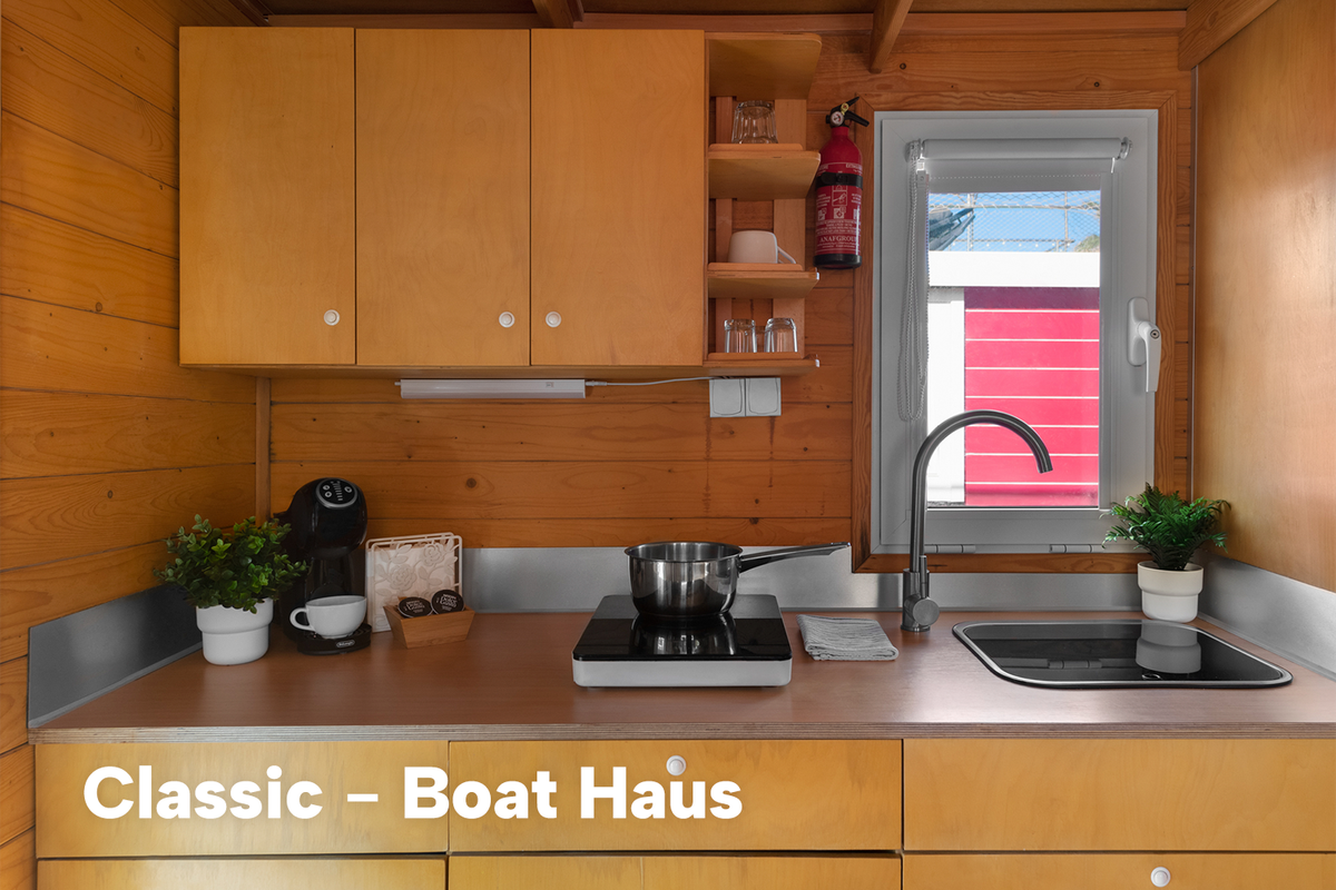 Boat Haus Mediterranean 8x3 Classic Houseboat