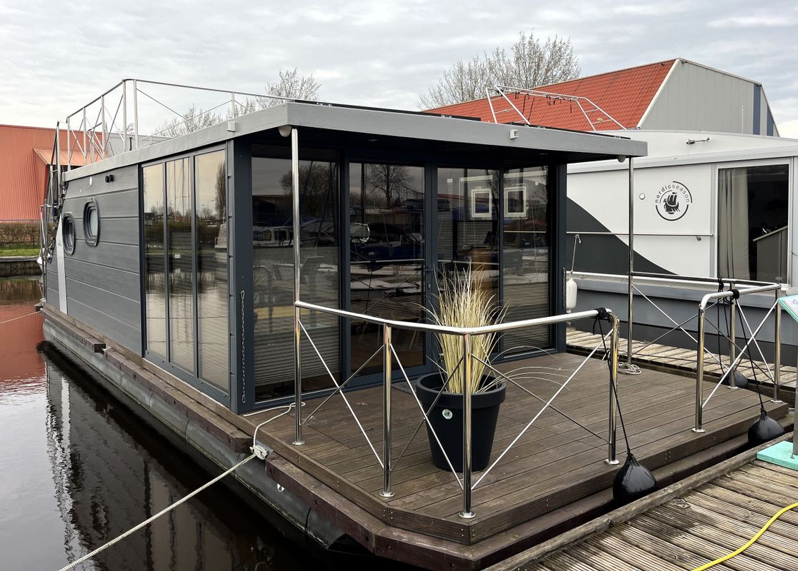 Per Direct Campi 400 Houseboat (special Design) hoofdfoto: 1