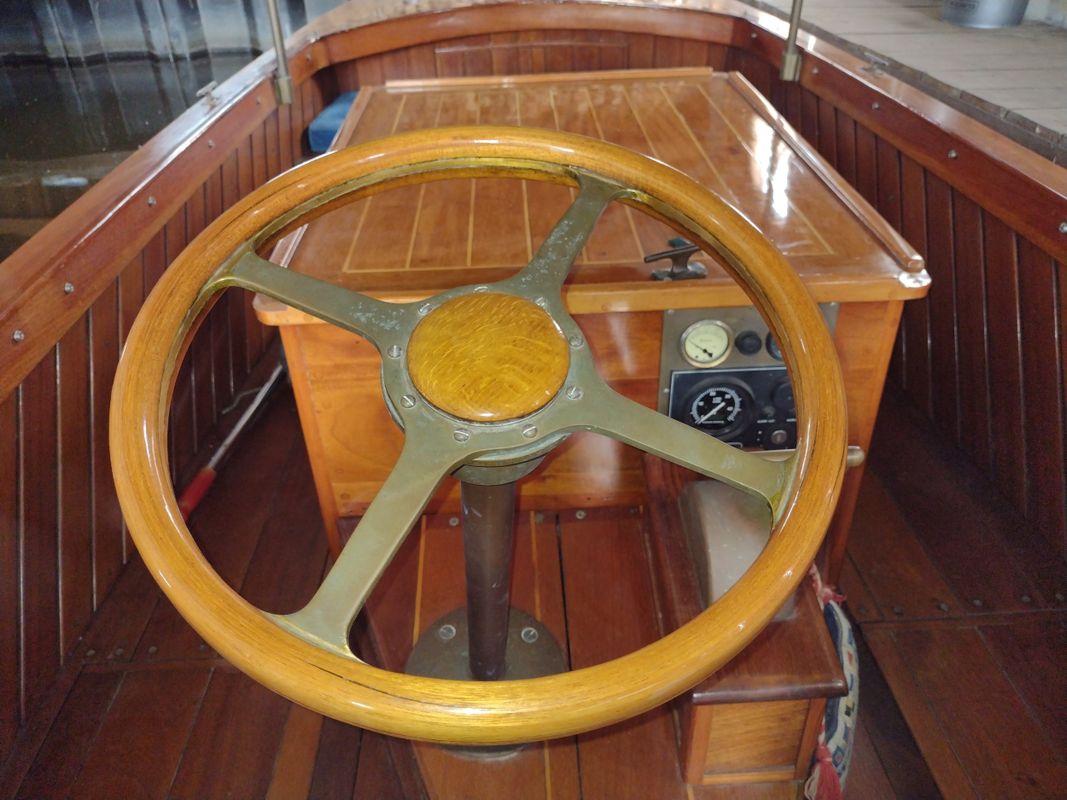 Custom Notarisboot Thames Beavertail 9.65 foto: 26